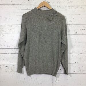 Vintage Chic Gray Sweater with Bow Accent Lambswool Angora Size Large​​